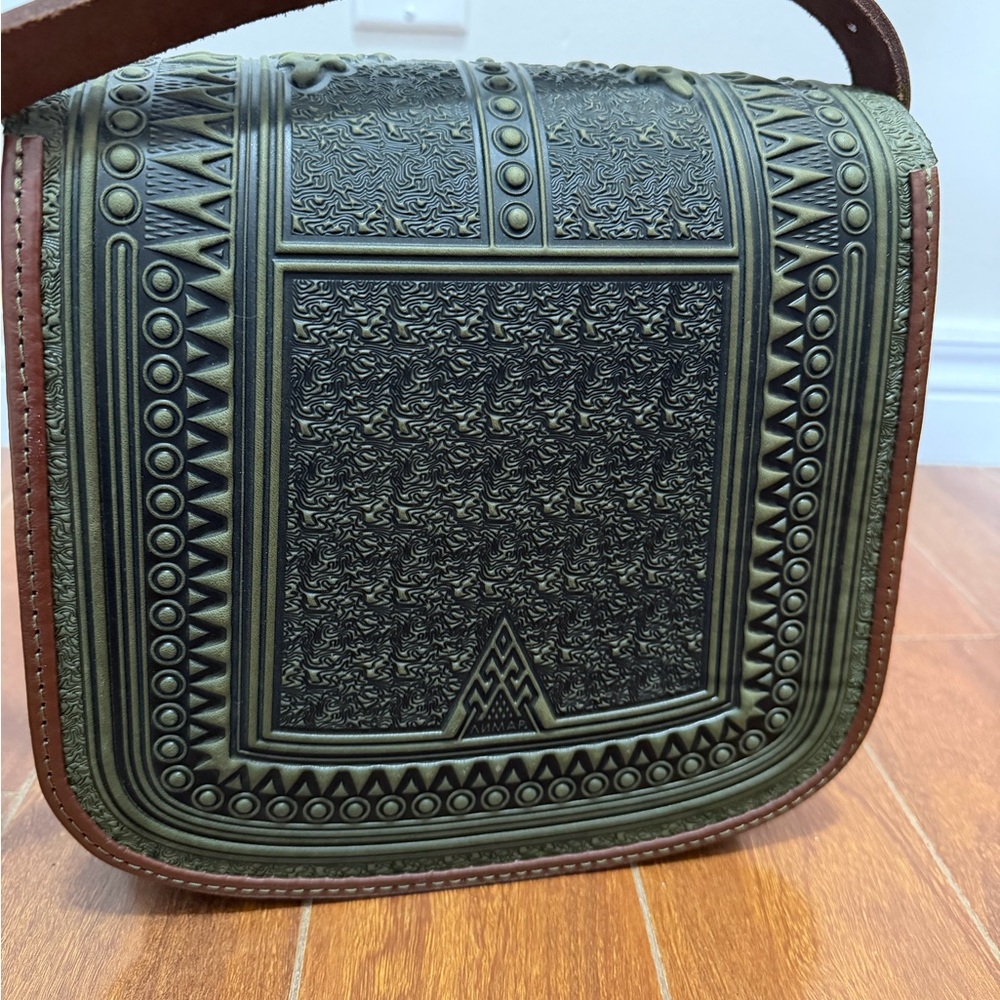 Hand-tooled Ukrainian Leather Saddle Bag - Picture 5 of 7